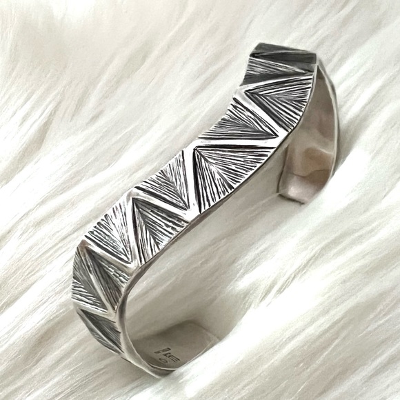 Highly RARE James Avery thatch wave cuff bracelet - Picture 3 of 13